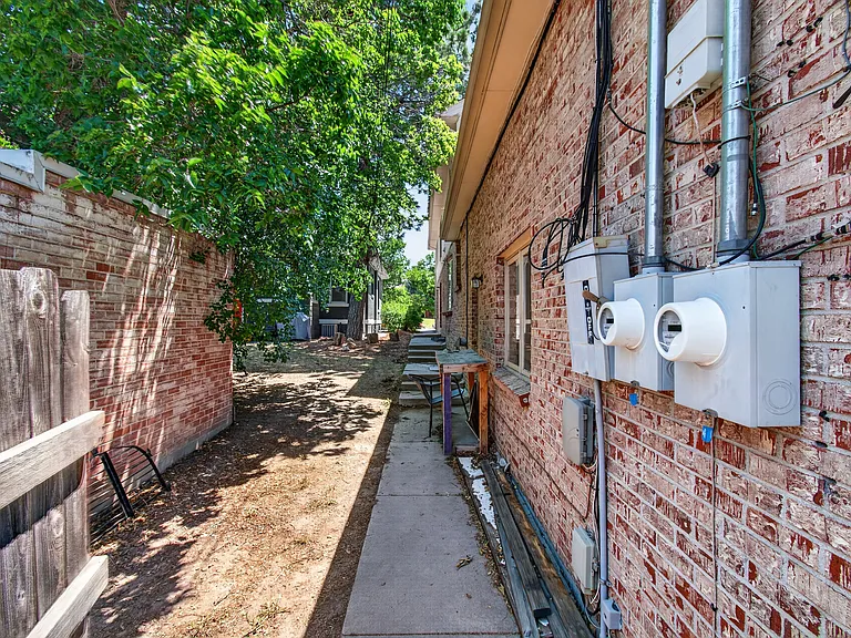 219 S Lafayette St — Photo 20