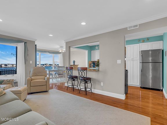 4th image of 200 Portland Rd APT A-17