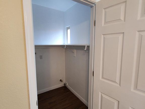 3rd image of 1404 Palm View Dr