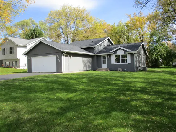 111 Spinnacre Pl NE, Poplar Grove, IL 61065