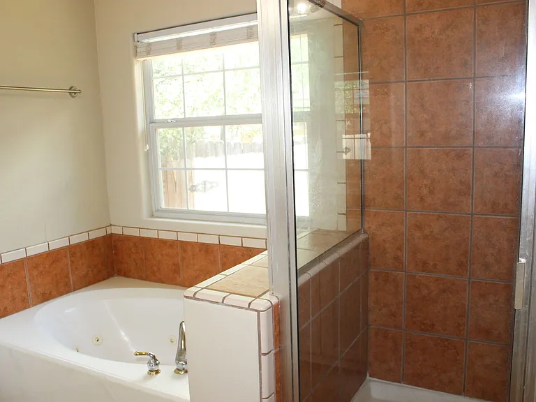 3 Honeysuckle Ln — Photo 9