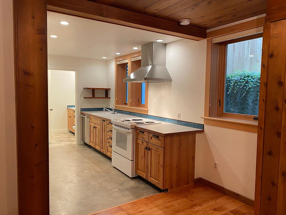 Kitchen with a dishwasher