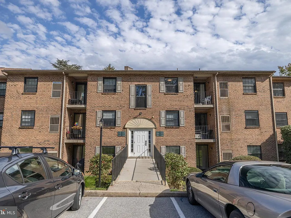 3101 Valley Dr