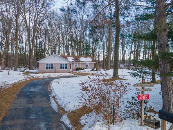 N1584 29th Ln, Berlin, WI 54923