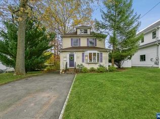 238 Hickory Ave, Tenafly, NJ 07670