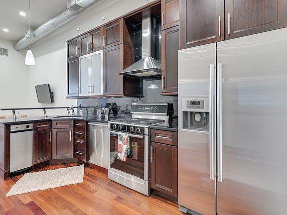 3rd image of 1519 Pine St #D74fae21d
