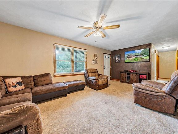 4th image of 252 Copperfield Rd