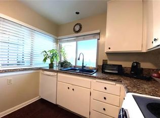 6662 Sun Dr UNIT B, Huntington Beach, CA 92647