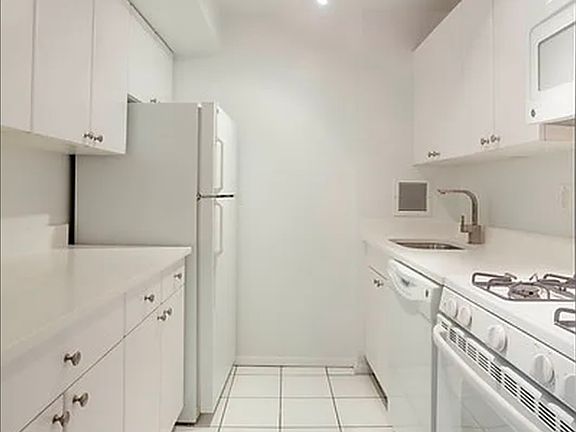 2nd image of 80 Madison Ave APT 2B