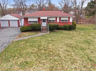 96 Cheever Ave, Dracut, MA 01826