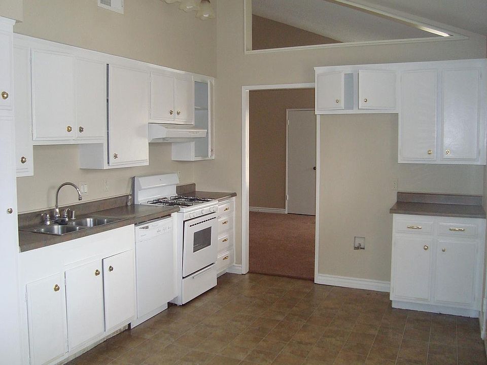 2nd image of 844 Lightcap St