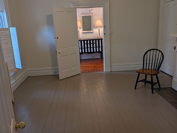 4th image of 315 S Maple Ave
