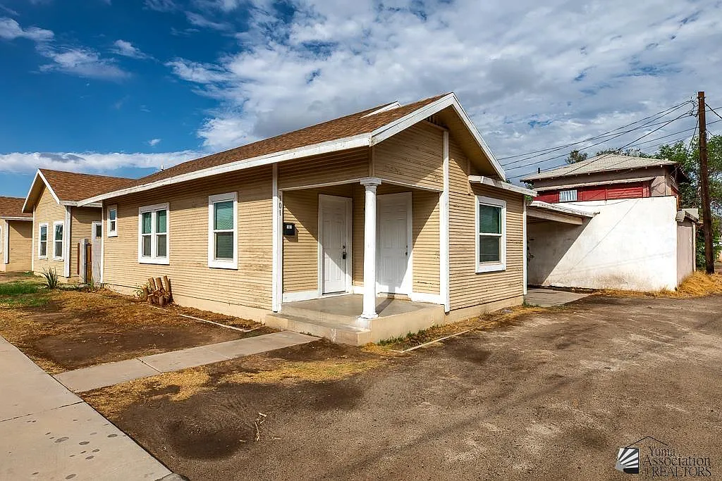 2 bed, 1.0 bath, 728 sqft, $995 — Photo 2