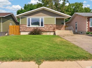 1214 Grandview Street W, Moose Jaw, SK S6H 5M2