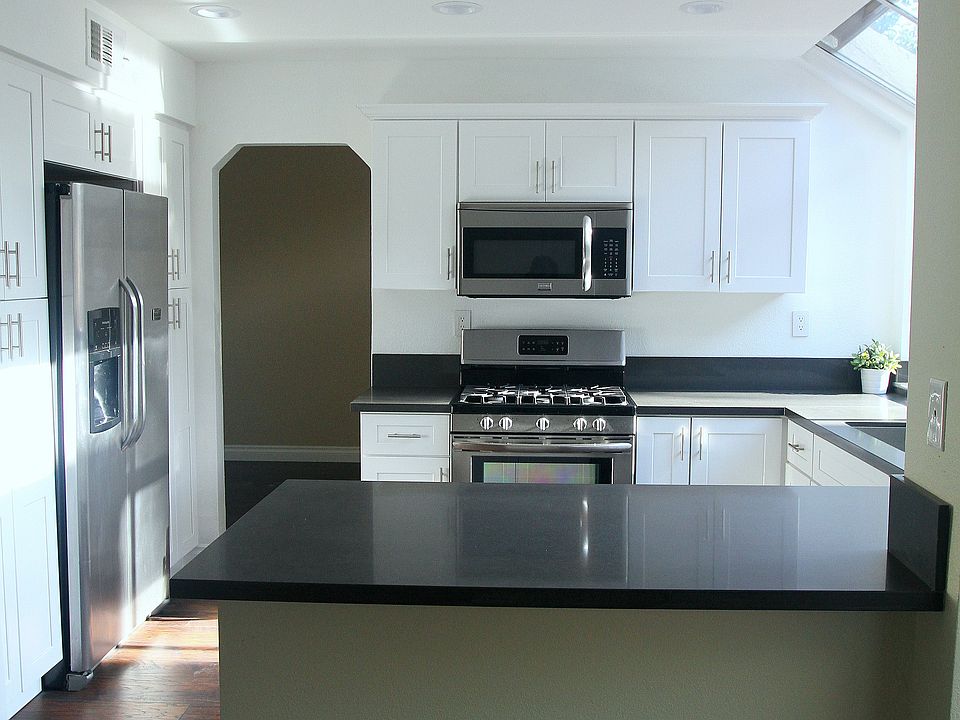 1st image of 9 Woodswallow Ln