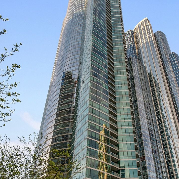 1st image of 1201 S Prairie Ave #3605