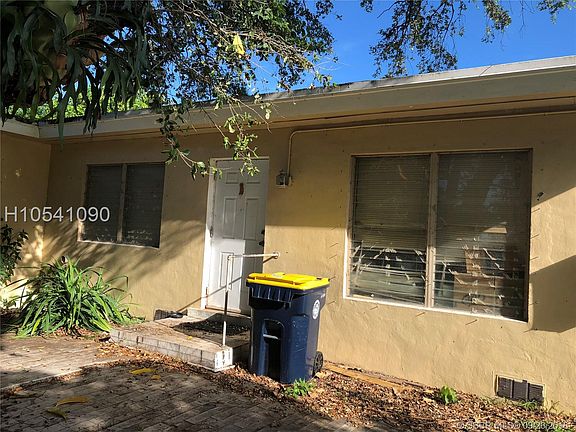 5th image of 4847 SW 28th Ter
