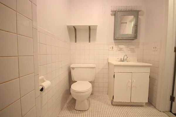 Rented by Nooklyn NYC LLC | media 41