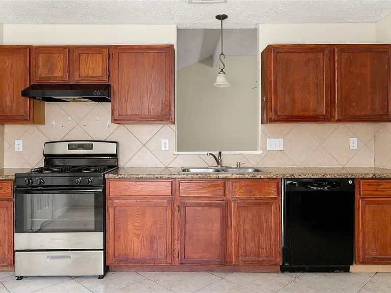 2603 Hollymist Dr — Photo 17