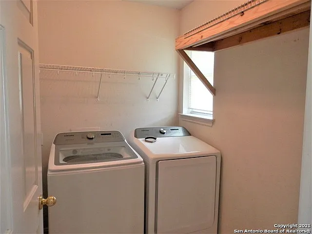 3 bed, 2.0 bath, 1389 sqft, $1,695 — Photo 4