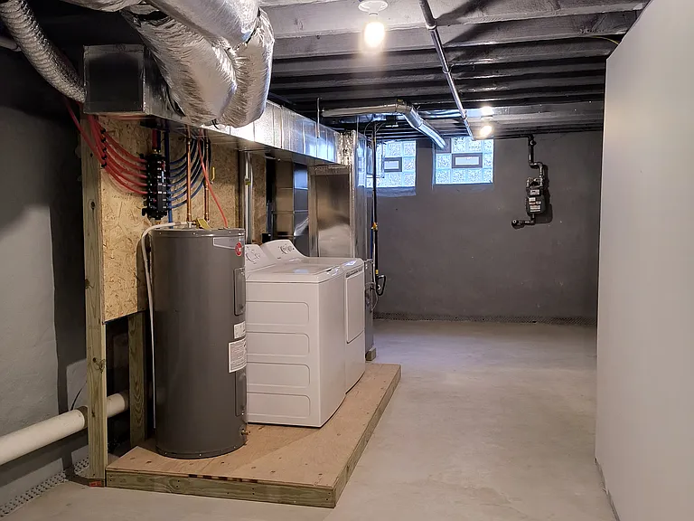 1523 W Oakdale St — Photo 16
