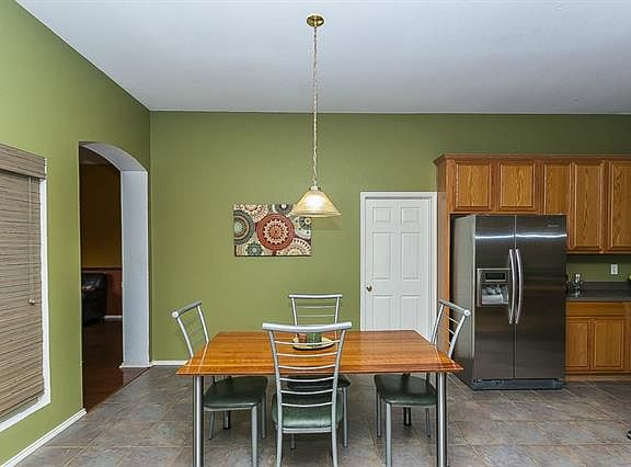 5th image of 405 Hardwicke Ln