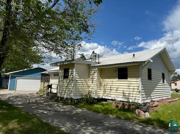 29 Elm Blvd, Babbitt, MN 55706