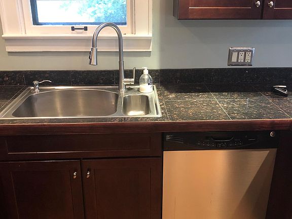4th image of 1287 City Park Ave