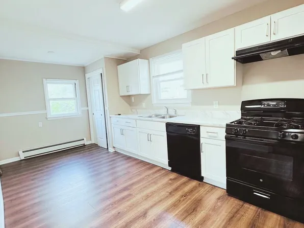 33 Elmwood Avenue image 2 of 11