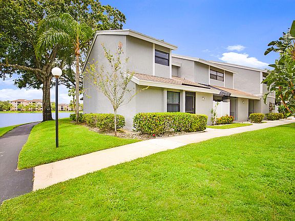 3rd image of 2641 NW 42nd Avenue