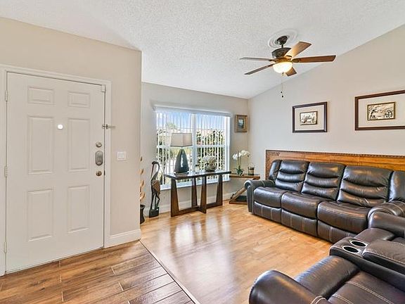 5th image of 537 Peace Dr