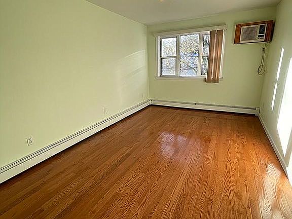 4th image of 67 Battery Ave APT 2B