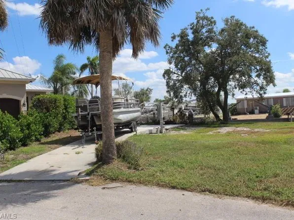 24605 Dolphin ST, BONITA SPRINGS, FL 34134