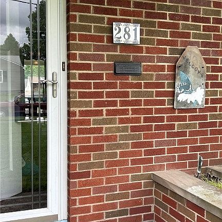 2nd image of 281 E Howard St