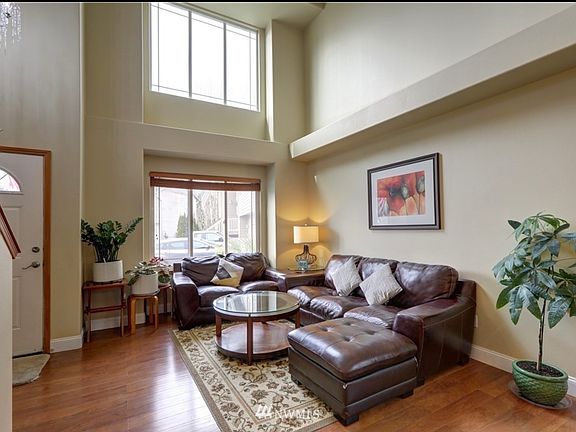 2nd image of 3925 141st Pl SE