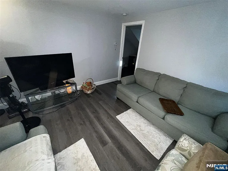 47 N 17th St — Photo 4