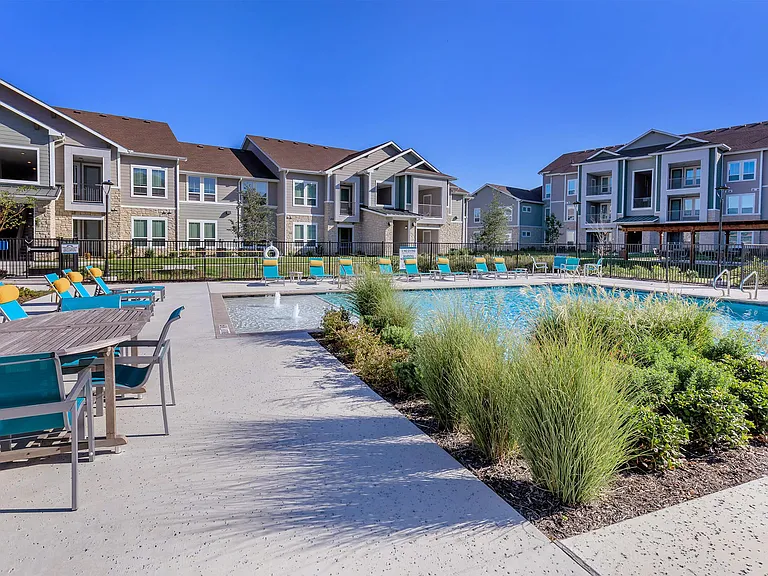 Campus Apartments — Photo 16