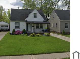 12410 Park Knoll Dr, Garfield Heights, OH 44125