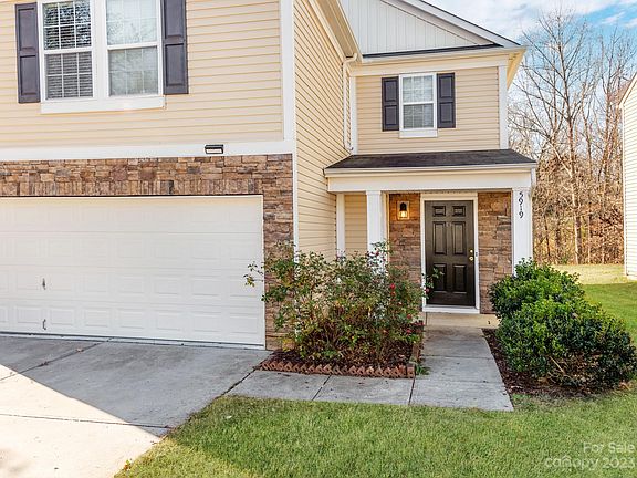 3rd image of 5919 Fazenda Dr