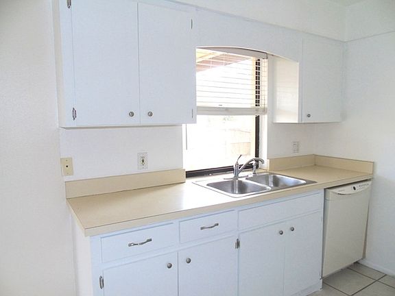 4th image of 461 Cicero St NW