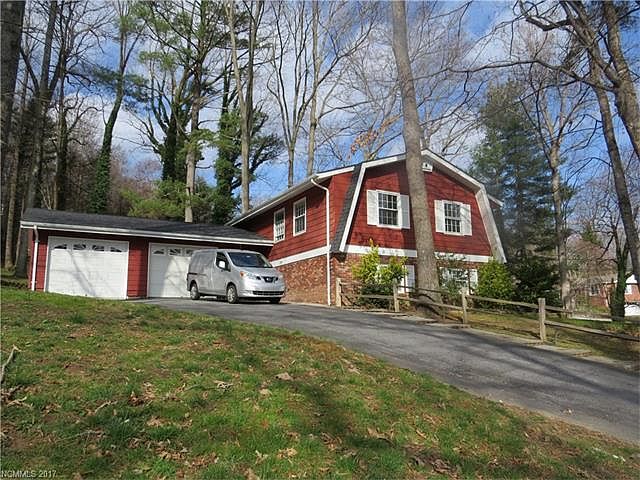 1st image of 423 Comet Dr
