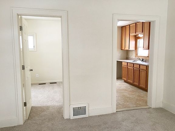 3rd image of 4897 E 84th St