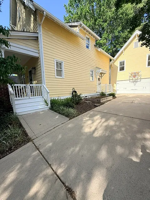 4 bed, 2177 sqft, $2,995 — Photo 2