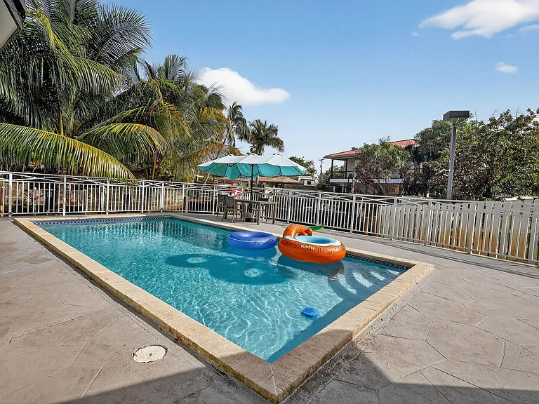 4540 SW 28th Ter — Photo 55