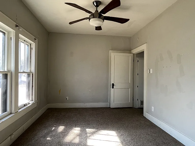 315 S Lewis St — Photo 6