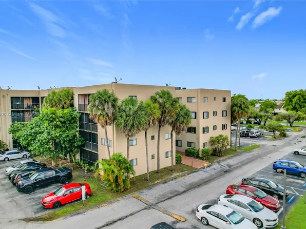 8635 NW 8th St APT 103, Miami, FL 33126