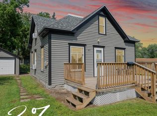 411 N 6th St, Beresford, SD 57004