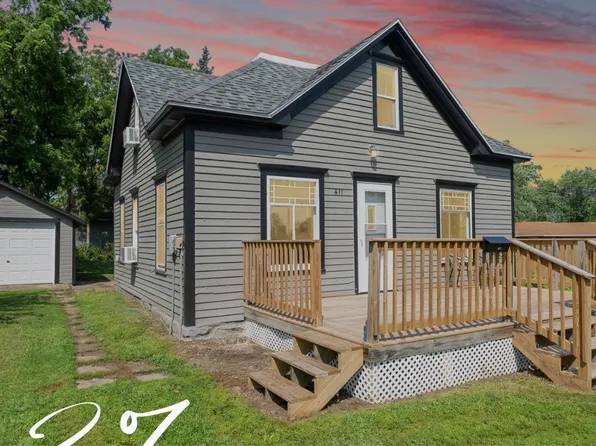 411 N 6th St, Beresford, SD 57004