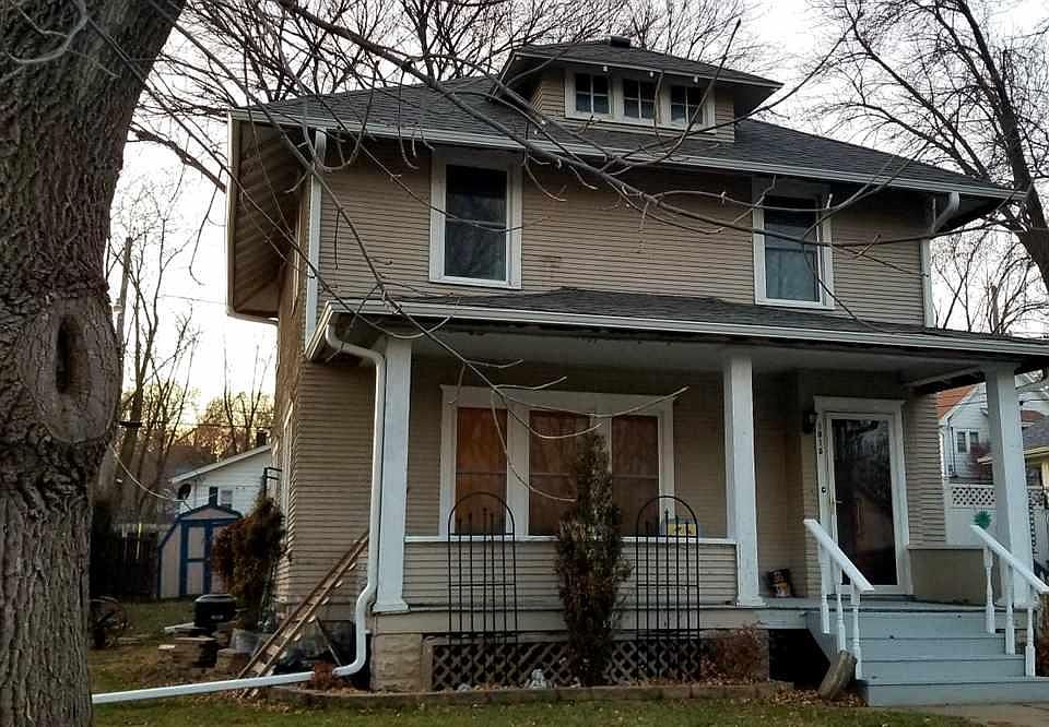 1st image of 1915 West St