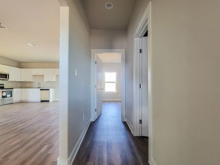 3620 Skylane Ave — Photo 5